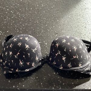 Body by Victoria push up 36C